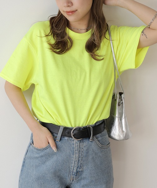 GILDAN（ギルダン）の「【GILDAN】ギルダン/ 色・サイズ展開豊富 クルーネック Tシャツ ウルトラコットン100% 6.0oz ベーシック無地カットソー ビッグサイズ ヘビーウェイト 2026年春夏（Tシャツ/カットソー・レディース・カーキ/オリーブ/ライトブルー/イエロー系その他/ライトピンク/ダークグリーン/ダークブラウン/ライム/パープル/チャコール/ロイヤルブルー/ライトパープル/オレンジ/ネイビー/ブラック/ホワイト/ナチュラル・S/M/L/XL）」の15枚目の写真