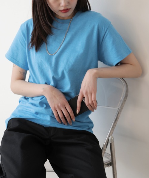 GILDAN（ギルダン）の「【GILDAN】ギルダン/ 色・サイズ展開豊富 クルーネック Tシャツ ウルトラコットン100% 6.0oz ベーシック無地カットソー ビッグサイズ ヘビーウェイト 2026年春夏（Tシャツ/カットソー・レディース・カーキ/オリーブ/ライトブルー/イエロー系その他/ライトピンク/ダークグリーン/ダークブラウン/ライム/パープル/チャコール/ロイヤルブルー/ライトパープル/オレンジ/ネイビー/ブラック/ホワイト/ナチュラル・S/M/L/XL）」の12枚目の写真