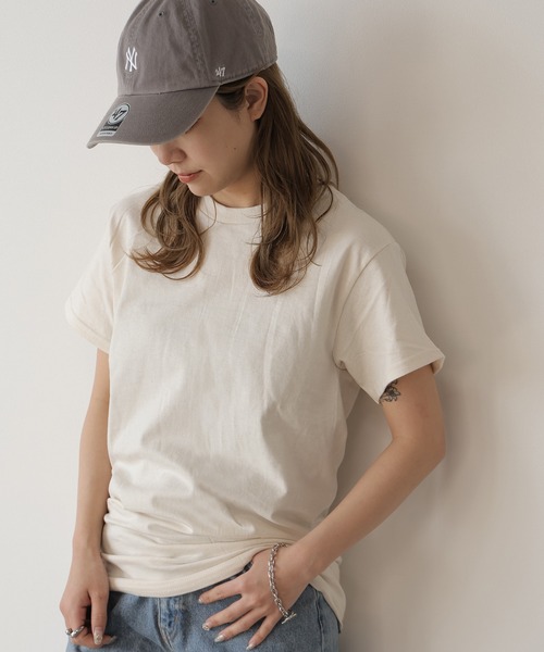 GILDAN（ギルダン）の「【GILDAN】ギルダン/ 色・サイズ展開豊富 クルーネック Tシャツ ウルトラコットン100% 6.0oz ベーシック無地カットソー ビッグサイズ ヘビーウェイト 2026年春夏（Tシャツ/カットソー・レディース・カーキ/オリーブ/ライトブルー/イエロー系その他/ライトピンク/ダークグリーン/ダークブラウン/ライム/パープル/チャコール/ロイヤルブルー/ライトパープル/オレンジ/ネイビー/ブラック/ホワイト/ナチュラル・S/M/L/XL）」の19枚目の写真