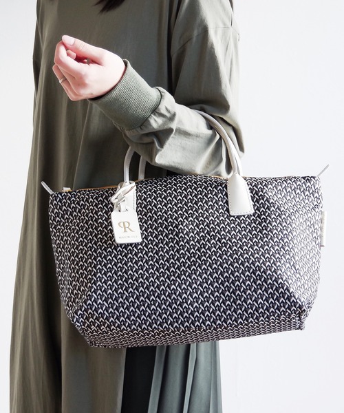 キングラム[19]ロベルタピエリ　トートバッグ　ホワイト　ブラック　グレー　ナイロン　総柄　★送料無料★　122205ma 10％クーポンNEWモデル KAGO正規品ロベルタピエリ トートバッグ ROBERTA PIERI st kago カゴ small  tote スモール ナイロン 本革 A4 横入れ 肩がけ 軽量 ネイビー ピンク ブルー ホワイト 白 ブラウン レディース | DANJO バッグ  財布