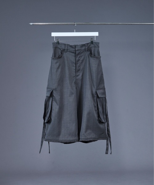Ellno Loset(エルノロゼット)の「コードツキフリンジカーゴハーフパンツ(その他パンツ・メンズ・ブラック/グレー・SMALL/MEDIUM/LARGE)」の8枚目の写真