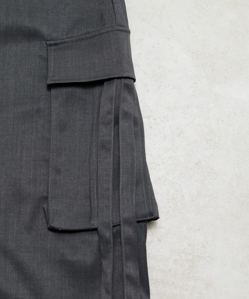 Ellno Loset(エルノロゼット)の「コードツキフリンジカーゴハーフパンツ(その他パンツ・メンズ・ブラック/グレー・SMALL/MEDIUM/LARGE)」の10枚目の写真