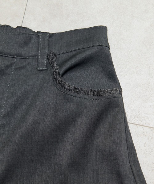 Ellno Loset(エルノロゼット)の「コードツキフリンジカーゴハーフパンツ(その他パンツ・メンズ・ブラック/グレー・SMALL/MEDIUM/LARGE)」の11枚目の写真