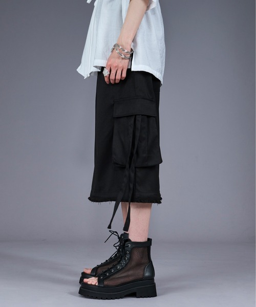 Ellno Loset(エルノロゼット)の「コードツキフリンジカーゴハーフパンツ(その他パンツ・メンズ・ブラック/グレー・SMALL/MEDIUM/LARGE)」の18枚目の写真
