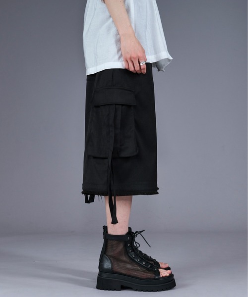 Ellno Loset(エルノロゼット)の「コードツキフリンジカーゴハーフパンツ(その他パンツ・メンズ・ブラック/グレー・SMALL/MEDIUM/LARGE)」の16枚目の写真