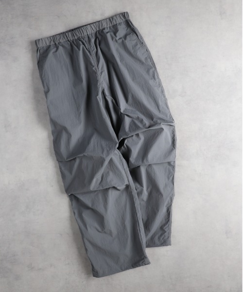 BACK NUMBER(バックナンバー)の「【BACK NUMBER】「接触冷感」ナイロンオーバーパンツ(その他パンツ・メンズ・ブラック/グレー・M/L)」の2枚目の写真