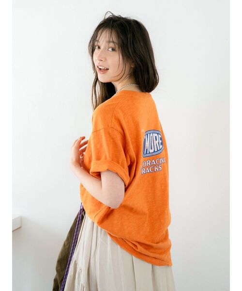 Ungrid(アングリッド)の「【UNISEX/ユニセックス】エンブロイダリーダメージロゴTee(Tシャツ/カットソー・レディース・オフホワイト/ブラック/オレンジ・SMALL/MEDIUM)」の3枚目の写真