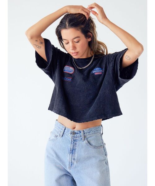 Ungrid(アングリッド)の「【UNISEX/ユニセックス】エンブロイダリーダメージロゴTee(Tシャツ/カットソー・レディース・オフホワイト/ブラック/オレンジ・SMALL/MEDIUM)」の4枚目の写真