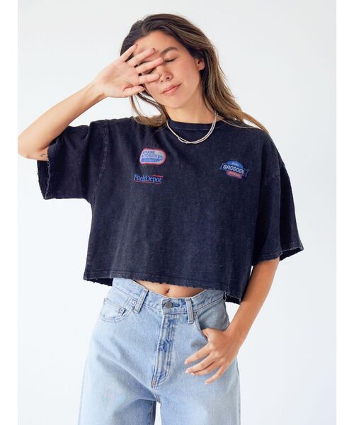 Ungrid(アングリッド)の「【UNISEX/ユニセックス】エンブロイダリーダメージロゴTee(Tシャツ/カットソー・レディース・オフホワイト/ブラック/オレンジ・SMALL/MEDIUM)」の5枚目の写真