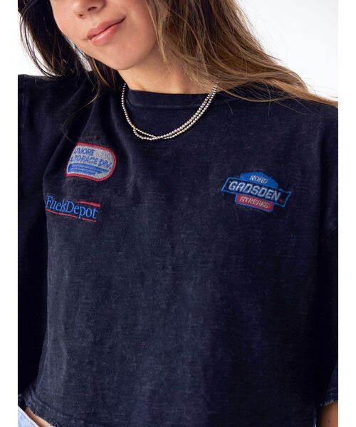 Ungrid(アングリッド)の「【UNISEX/ユニセックス】エンブロイダリーダメージロゴTee(Tシャツ/カットソー・レディース・オフホワイト/ブラック/オレンジ・SMALL/MEDIUM)」の7枚目の写真