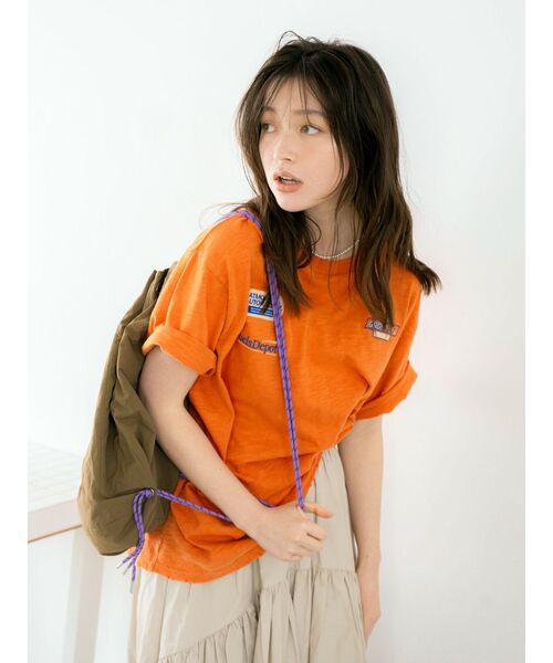 Ungrid(アングリッド)の「【UNISEX/ユニセックス】エンブロイダリーダメージロゴTee(Tシャツ/カットソー・レディース・オフホワイト/ブラック/オレンジ・SMALL/MEDIUM)」の12枚目の写真