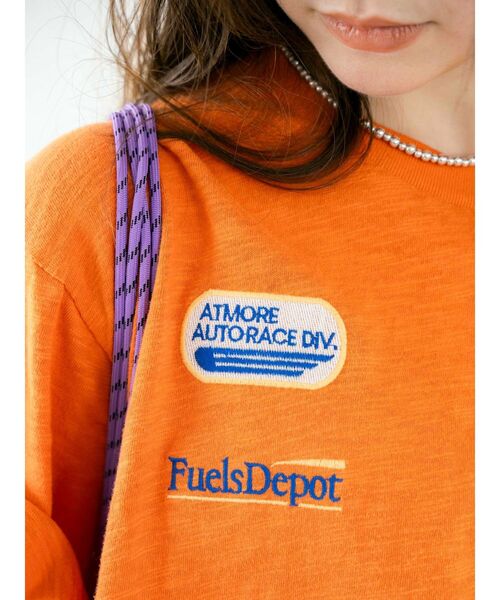 Ungrid(アングリッド)の「【UNISEX/ユニセックス】エンブロイダリーダメージロゴTee(Tシャツ/カットソー・レディース・オフホワイト/ブラック/オレンジ・SMALL/MEDIUM)」の14枚目の写真