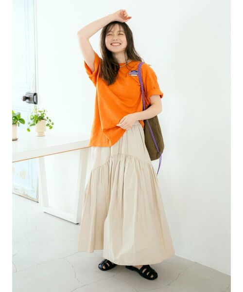 Ungrid(アングリッド)の「【UNISEX/ユニセックス】エンブロイダリーダメージロゴTee(Tシャツ/カットソー・レディース・オフホワイト/ブラック/オレンジ・SMALL/MEDIUM)」の17枚目の写真