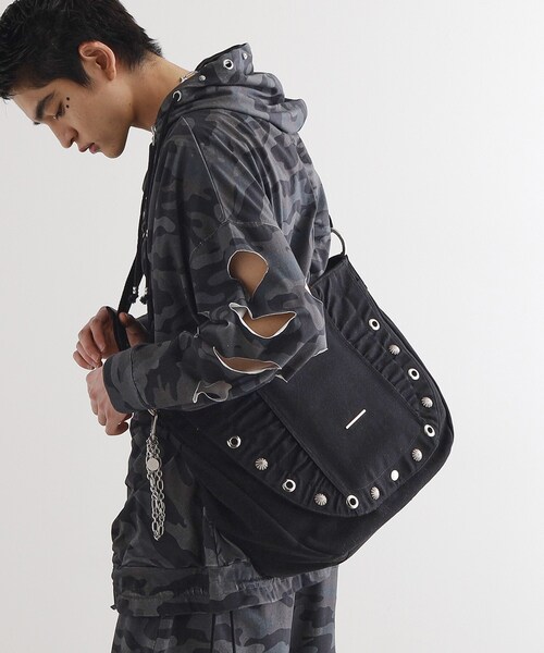 tk.TAKEO KIKUCHI(ティーケータケオキクチ)の「K’PJT by AOI 「Canvas Shoulder Bag」(ショルダーバッグ・メンズ・ブラック・00)」の3枚目の写真