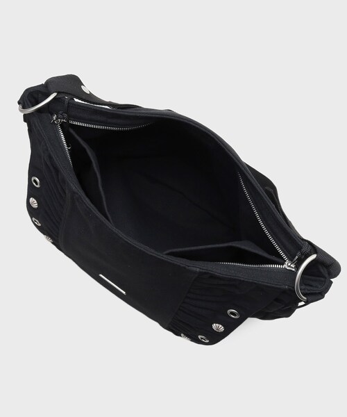 tk.TAKEO KIKUCHI(ティーケータケオキクチ)の「K’PJT by AOI 「Canvas Shoulder Bag」(ショルダーバッグ・メンズ・ブラック・00)」の11枚目の写真