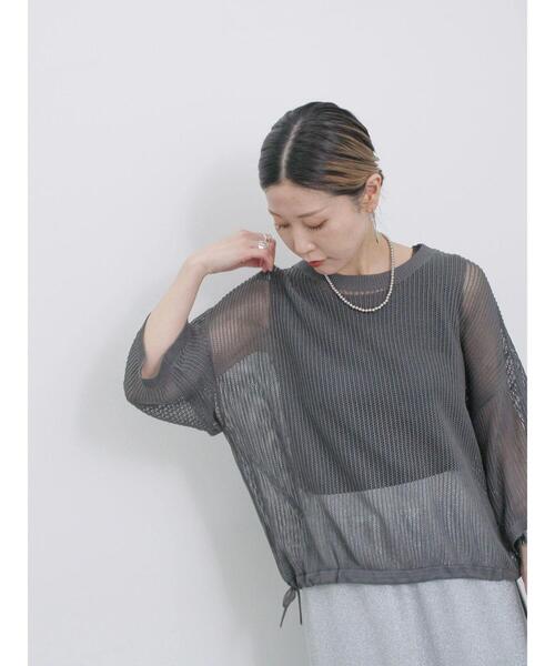 Samansa Mos2 blue（サマンサモスモスブルー）の「メッシュプルオーバー（ニット/セーター・レディース・チャコールグレー/キナリ/ライトベージュ・F）」の6枚目の写真