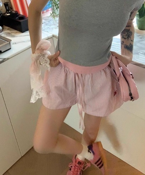 Vipoa(ヴィポア)の「ストライプロゴショートパンツ(その他パンツ・レディース・ブルー/ピンク・FREE)」の6枚目の写真