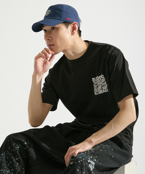 PARIS SAINT-GERMAIN(パリサンジェルマン)の「【Paris Saint-Germain / パリ・サン=ジェルマン】JP MONOCHROME ART TEE(Tシャツ/カットソー・メンズ・ホワイト/ブラック・X-LARGE/LARGE/MEDIUM/SMALL)」の3枚目の写真