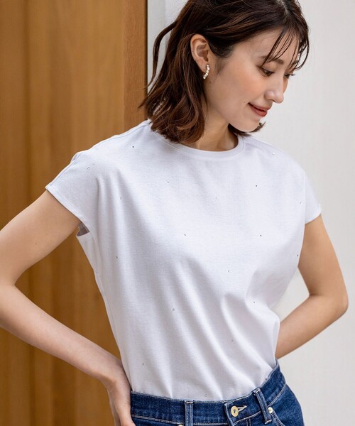 ANY SIS(エニィスィス)の「ビジュー付き カットソー(Tシャツ/カットソー・レディース・ホワイト系/ライトイエロー系/ブラック系・4)」の2枚目の写真