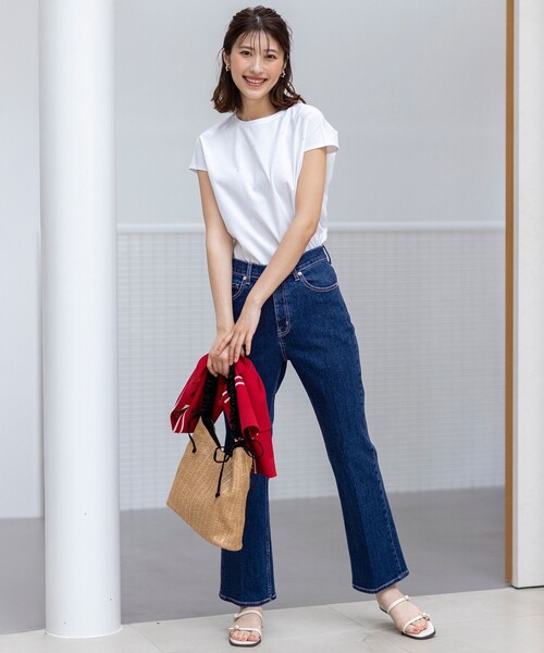 ANY SIS(エニィスィス)の「ビジュー付き カットソー(Tシャツ/カットソー・レディース・ホワイト系/ライトイエロー系/ブラック系・4)」の4枚目の写真