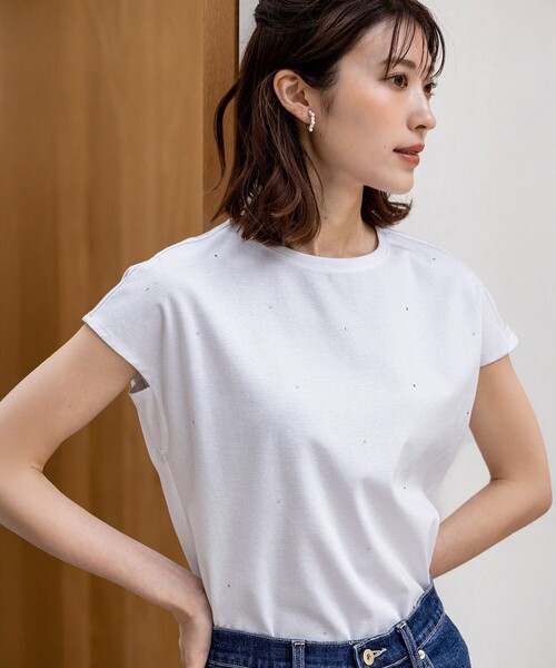 ANY SIS(エニィスィス)の「ビジュー付き カットソー(Tシャツ/カットソー・レディース・ホワイト系/ライトイエロー系/ブラック系・4)」の6枚目の写真