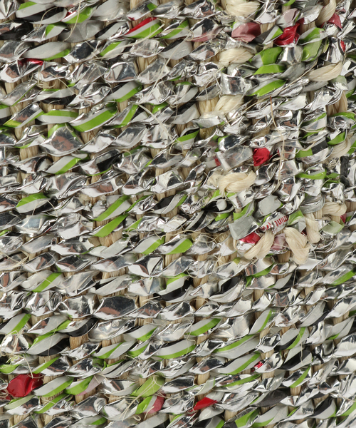 B.C STOCK(ベーセーストック)の「AFRICAN SQUARE/アフリカンスクエア プラサイザルバッグ S(ショルダーバッグ・レディース・シルバー/ガンメタ・FREE)」の8枚目の写真