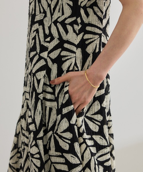 ROPE'（ロペ）の「【DEVEAUX（デヴォー）】Aラインフレアワンピース/洗える（ワンピース・レディース・ブラック/グリーン・36/38）」の9枚目の写真