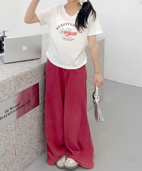 aimoha(アイモハ)の「VネックチェリーTシャツ(Tシャツ/カットソー・レディース・グレー/ブルー/ホワイト/ライトグリーン/パープル・FREE)」の7枚目の写真