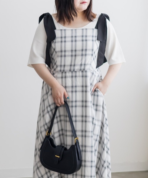 CLETTE(クレット)の「ショルダーリボン2WAYチェック柄ワンピース(ワンピース・レディース・サンドグレー/オフホワイト・LL/3L/4L)」の5枚目の写真