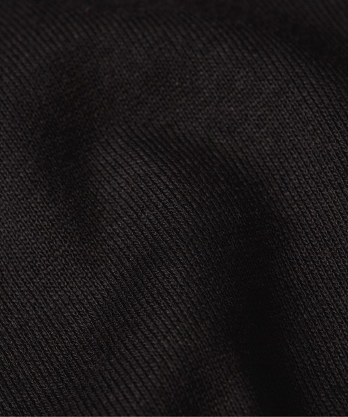 G-STAR(ジースター)の「Felt Logo Boxy T-Shirt/フェルトブランドロゴオーバーサイズボクシーフィットTシャツ(Tシャツ/カットソー・レディース・ダークブラック/オフホワイト・X-SMALL/SMALL/MEDIUM)」の8枚目の写真