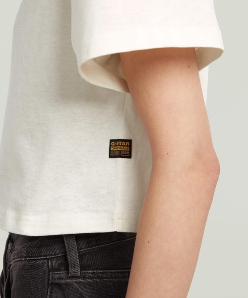 G-STAR(ジースター)の「Felt Logo Boxy T-Shirt/フェルトブランドロゴオーバーサイズボクシーフィットTシャツ(Tシャツ/カットソー・レディース・ダークブラック/オフホワイト・X-SMALL/SMALL/MEDIUM)」の10枚目の写真