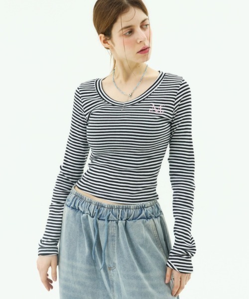 MUCENT（ムセント）の「◇MUCENT◇ブランド直輸入正規品/Vネック ストライプ ロンT　MMA V-NECK STRIPE LONG SLEEVE T（Tシャツ/カットソー・レディース・ホワイト×ブラック/ブラック・FREE）」の5枚目の写真