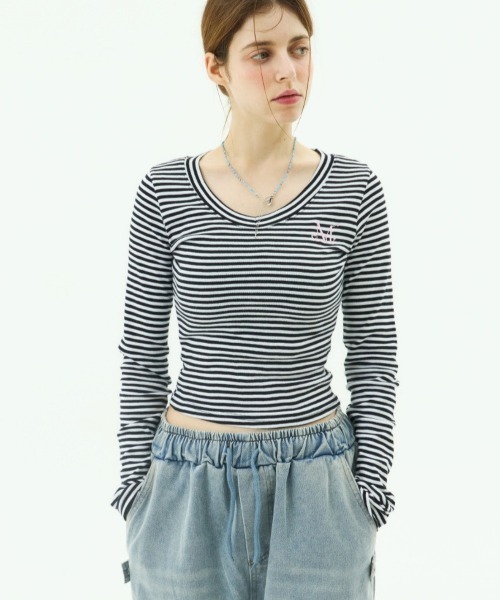 MUCENT（ムセント）の「◇MUCENT◇ブランド直輸入正規品/Vネック ストライプ ロンT　MMA V-NECK STRIPE LONG SLEEVE T（Tシャツ/カットソー・レディース・ホワイト×ブラック/ブラック・FREE）」の6枚目の写真