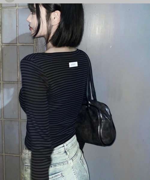 MUCENT（ムセント）の「◇MUCENT◇ブランド直輸入正規品/Vネック ストライプ ロンT　MMA V-NECK STRIPE LONG SLEEVE T（Tシャツ/カットソー・レディース・ホワイト×ブラック/ブラック・FREE）」の15枚目の写真