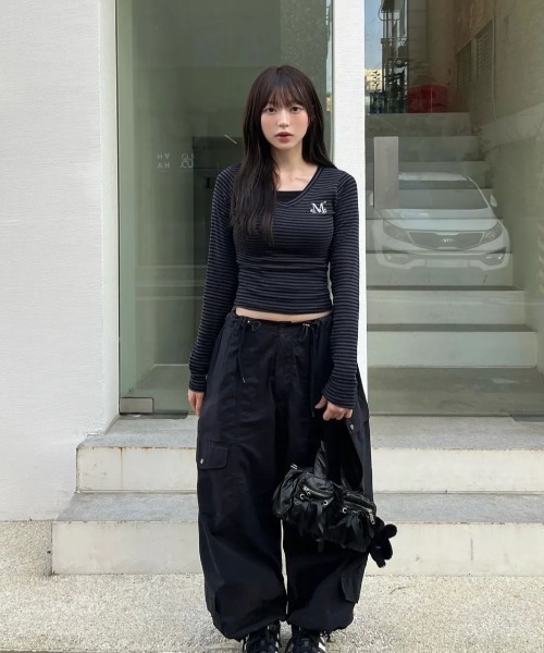 MUCENT（ムセント）の「◇MUCENT◇ブランド直輸入正規品/Vネック ストライプ ロンT　MMA V-NECK STRIPE LONG SLEEVE T（Tシャツ/カットソー・レディース・ホワイト×ブラック/ブラック・FREE）」の17枚目の写真