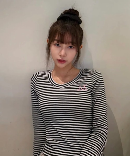 MUCENT（ムセント）の「◇MUCENT◇ブランド直輸入正規品/Vネック ストライプ ロンT　MMA V-NECK STRIPE LONG SLEEVE T（Tシャツ/カットソー・レディース・ホワイト×ブラック/ブラック・FREE）」の21枚目の写真