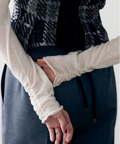 Marilyn Moon(マリリンムーン)の「16G sheer wool knit(ニット/セーター・レディース・ブラック/グレー/オフホワイト/ピンク・FREE)」の9枚目の写真