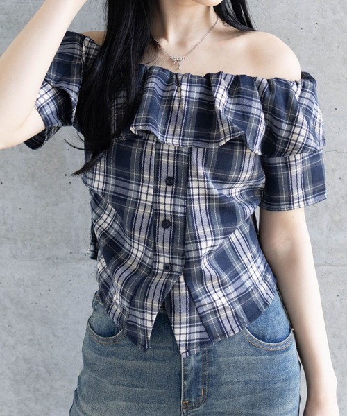 clear（クリア）の「チェック柄オフショル半袖ブラウス［大人 カジュアル］≪SS新作≫（シャツ/ブラウス・レディース・レッド/ネイビー/ブラウン・F）」の3枚目の写真