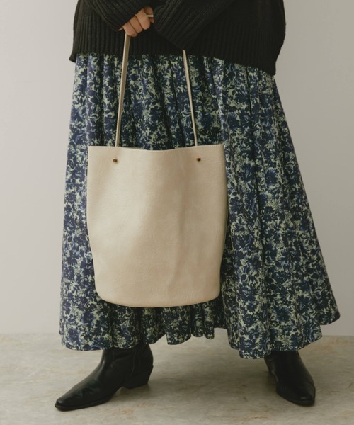 Libra Cue（リブラ キュー）の「ワンハンドルオーバルトート(ポーチ付き)（ショルダーバッグ・レディース・アイボリー/ブラック/ブラウン・FREE）」の19枚目の写真