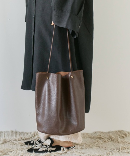 Libra Cue（リブラ キュー）の「ワンハンドルオーバルトート(ポーチ付き)（ショルダーバッグ・レディース・アイボリー/ブラック/ブラウン・FREE）」の15枚目の写真