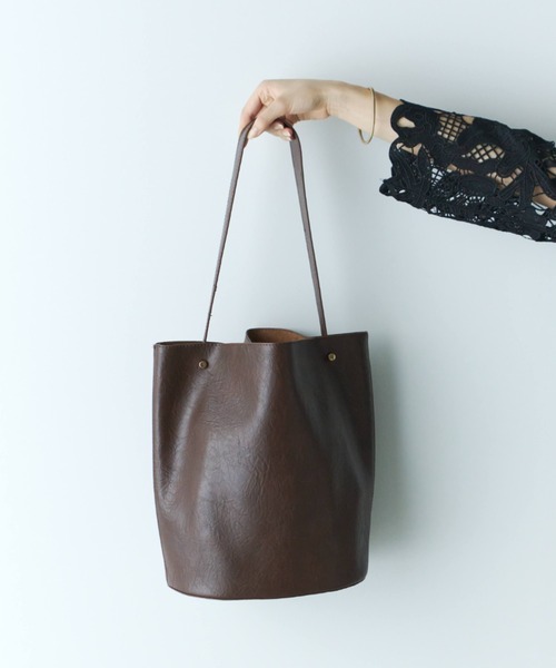 Libra Cue（リブラ キュー）の「ワンハンドルオーバルトート(ポーチ付き)（ショルダーバッグ・レディース・アイボリー/ブラック/ブラウン・FREE）」の20枚目の写真