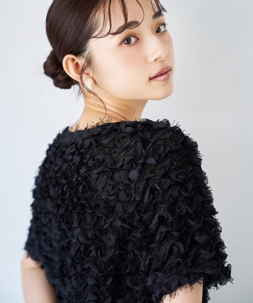 mil（ミル）の「チュールフリル シアークロップドトップス 【588110】（Tシャツ/カットソー・レディース・ブラック/アイボリー・XS/S）」の4枚目の写真