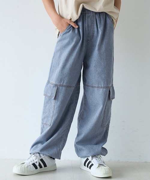 coca(coca)(コカ)の「キッズ ライトデニムカーゴパンツ(デニムパンツ・キッズ・ブラック/ライトブルー・120/130/140/150)」の2枚目の写真