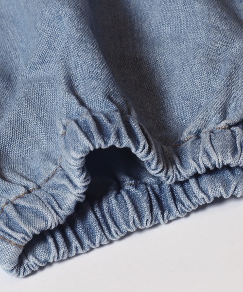 coca(coca)(コカ)の「キッズ ライトデニムカーゴパンツ(デニムパンツ・キッズ・ブラック/ライトブルー・120/130/140/150)」の4枚目の写真