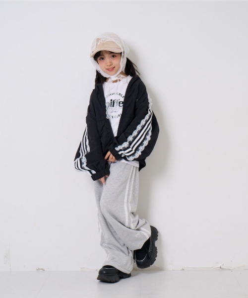 by LOVEiT(バイラビット)の「レースラインパーカー(ブルゾン・キッズ・レッド/グレー/ブラック・140cm/150cm/130cm/160cm/120cm)」の12枚目の写真