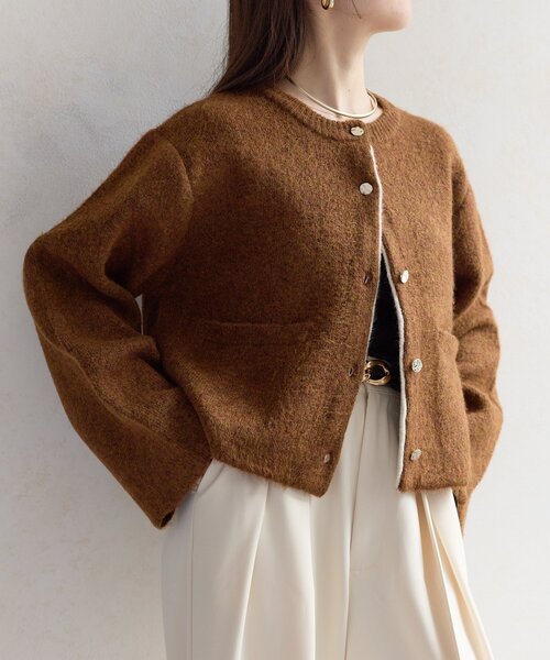 Thevon(ゼボン)の「GOLDボタンニットジャケット(ブルゾン・レディース・アイボリー/グレー/キャメル・FREE)」の3枚目の写真