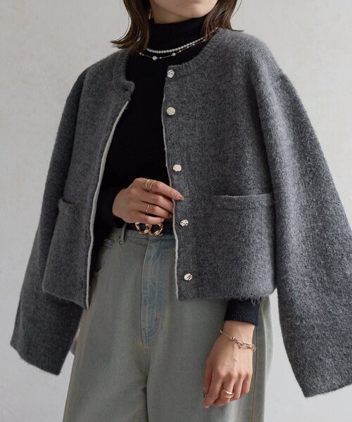 Thevon(ゼボン)の「GOLDボタンニットジャケット(ブルゾン・レディース・アイボリー/グレー/キャメル・FREE)」の14枚目の写真