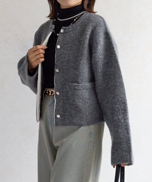 Thevon(ゼボン)の「GOLDボタンニットジャケット(ブルゾン・レディース・アイボリー/グレー/キャメル・FREE)」の15枚目の写真