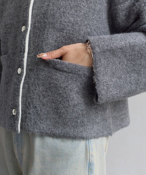 Thevon(ゼボン)の「GOLDボタンニットジャケット(ブルゾン・レディース・アイボリー/グレー/キャメル・FREE)」の19枚目の写真