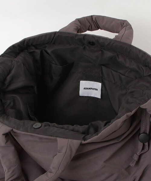 ADAM PATEK(アダムパテック)の「【ADAMPATEK/アダムパテック】padding helmet bag 中綿ヘルメットバッグ(トートバッグ・メンズ・ブラック/グレー・FREE)」の3枚目の写真